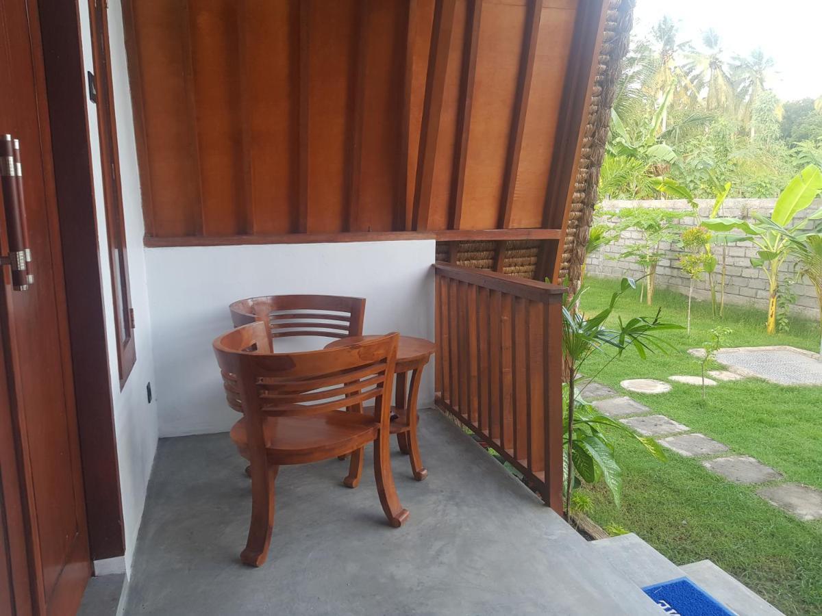 סלונג בלנאק Tropical Sunday Bungalow - Surf And Stay מראה חיצוני תמונה