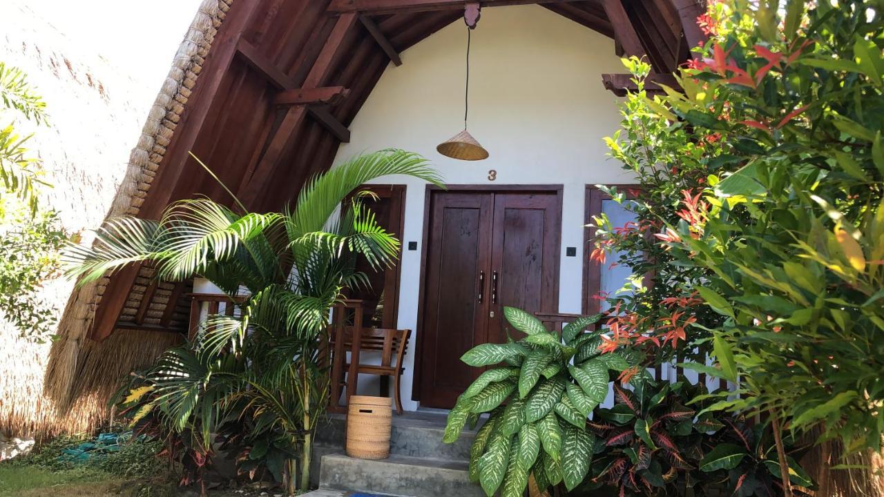 סלונג בלנאק Tropical Sunday Bungalow - Surf And Stay מראה חיצוני תמונה